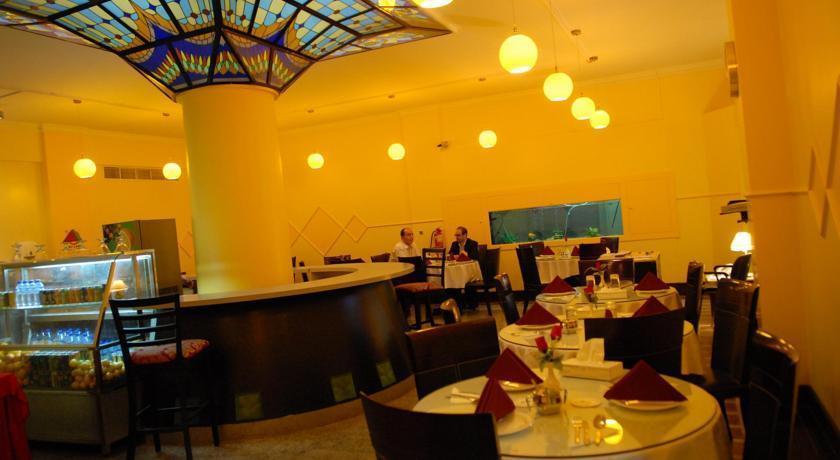 Deebaj Al Khabisi Plaza Aparthotel Dubai Exteriör bild